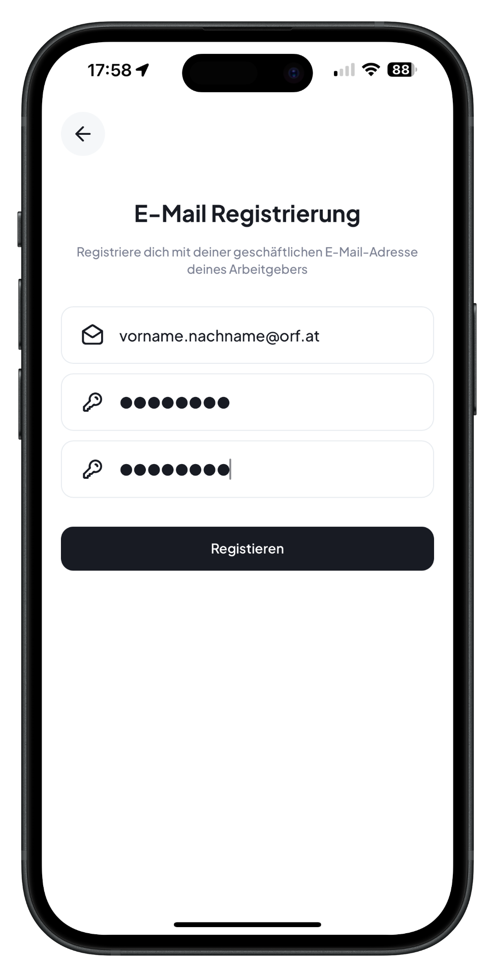 Schritt 2: Mit Firmen-Mail registrieren